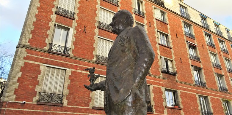 Über 40 Jahre nach dem Tod des Asterix-Szenaristen setzte die Stadt Paris René Goscinny ein Denkmal